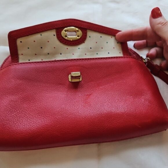 Talbots Vibrant Red Soft Leather Pebbled  Wristlet/Clutch Zip Turn Lock EUC - Picture 3 of 9